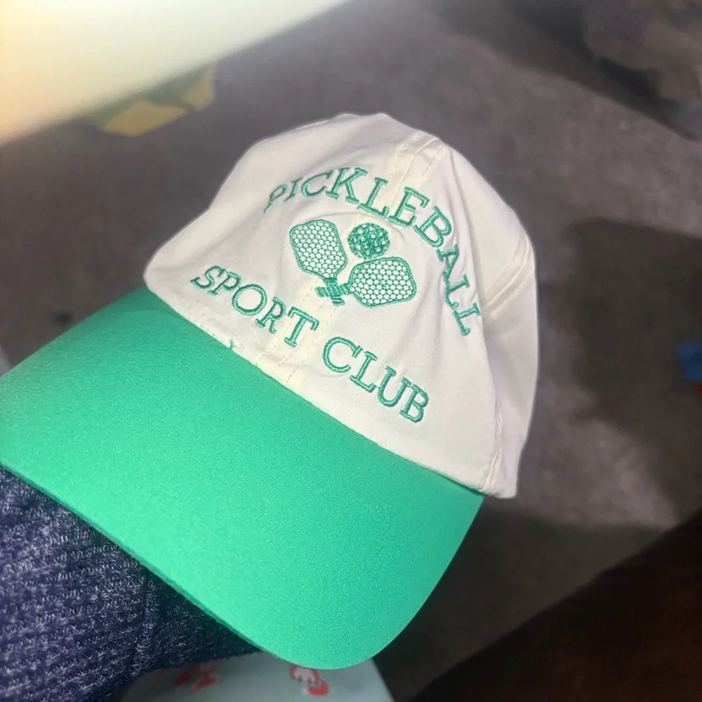 Pickleball Sport Club Two-Tone Cap in Cream and Green